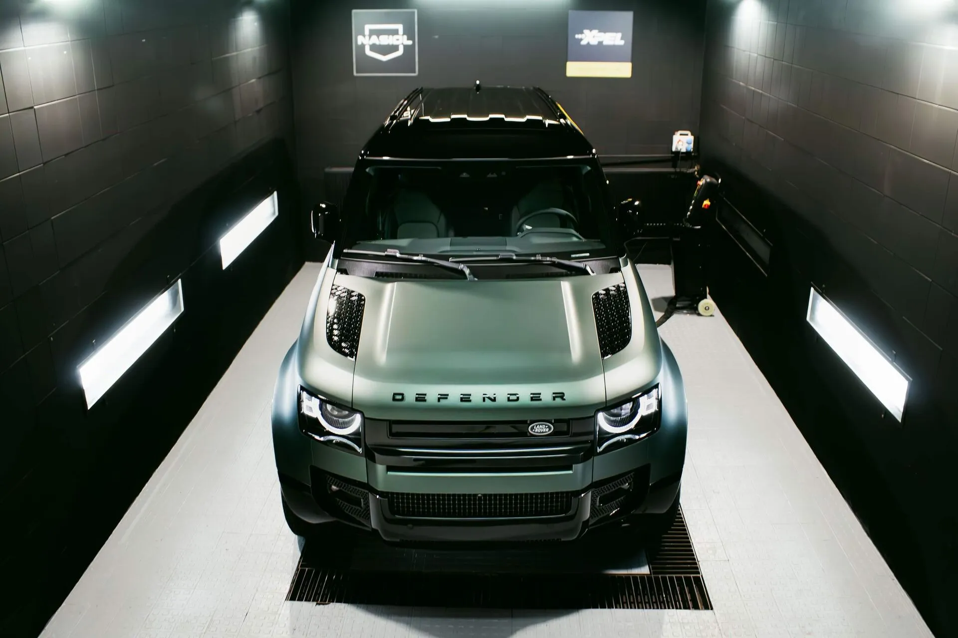 Ochranná fólia XPEL PPF na Land Rover Defender - ochranné fólie Košice | Folfactory Studio